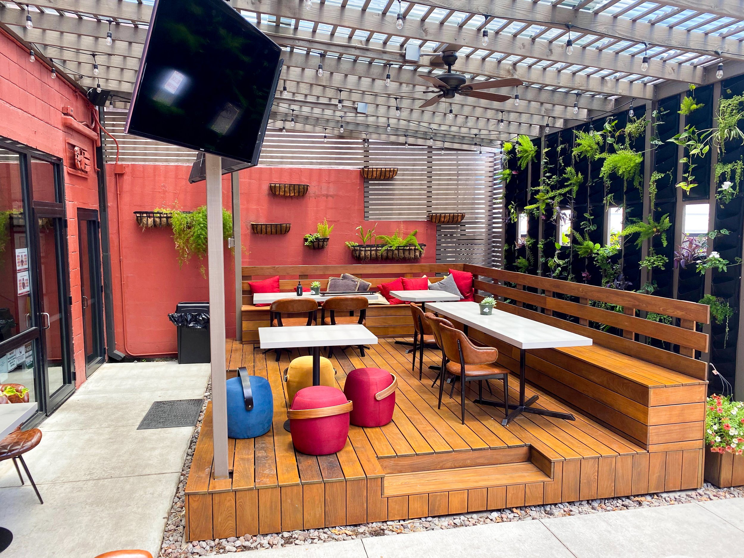 Patio pallete w tv.jpg